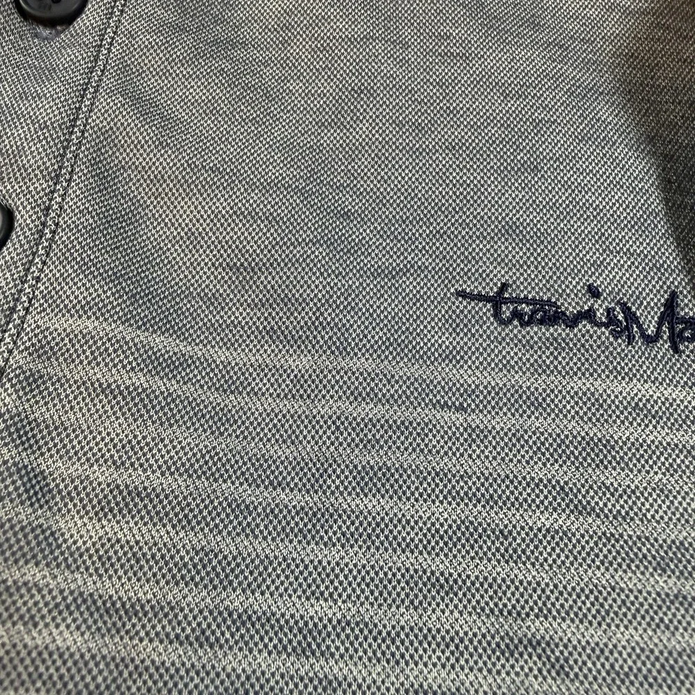 Travis Mathew Men's Polo Performance Blue-Gray Subtle Horizontal Stripes Logo M - Picture 12 of 14